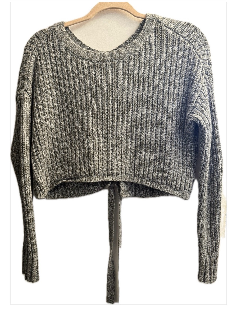 Hollister Cropped Rib-Knit Crew Sweater in Gray